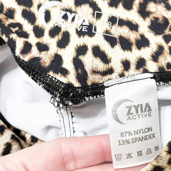 Zyia Active Leopard Print Ruched Butt Cropped Leggings Women's Size 6/8 - Picture 7 of 7